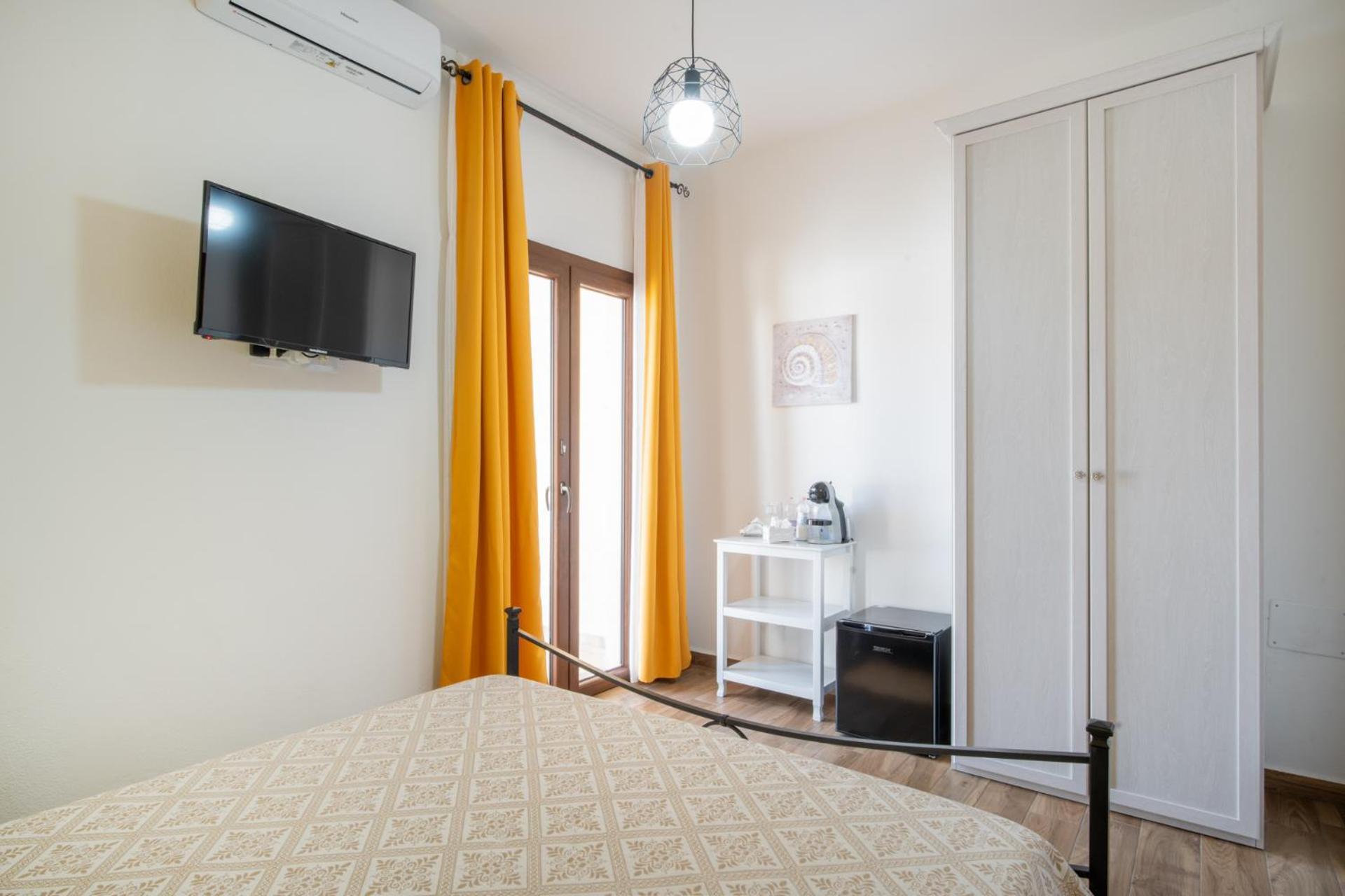 Istellas Сан-Теодоро Номер фото