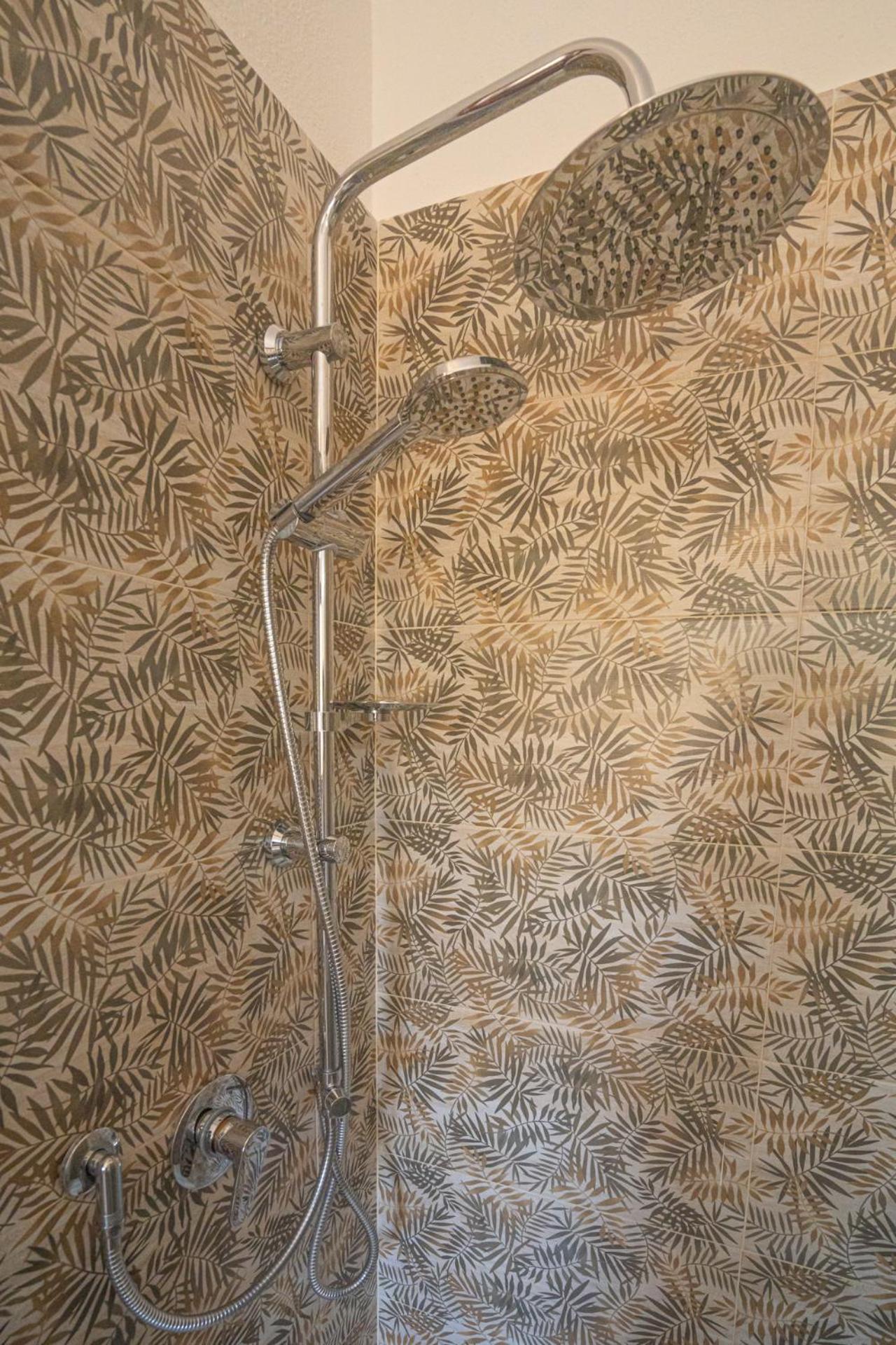 Istellas Сан-Теодоро Номер фото